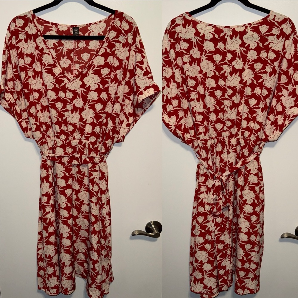SHEINCurve Red and White Floral Dress